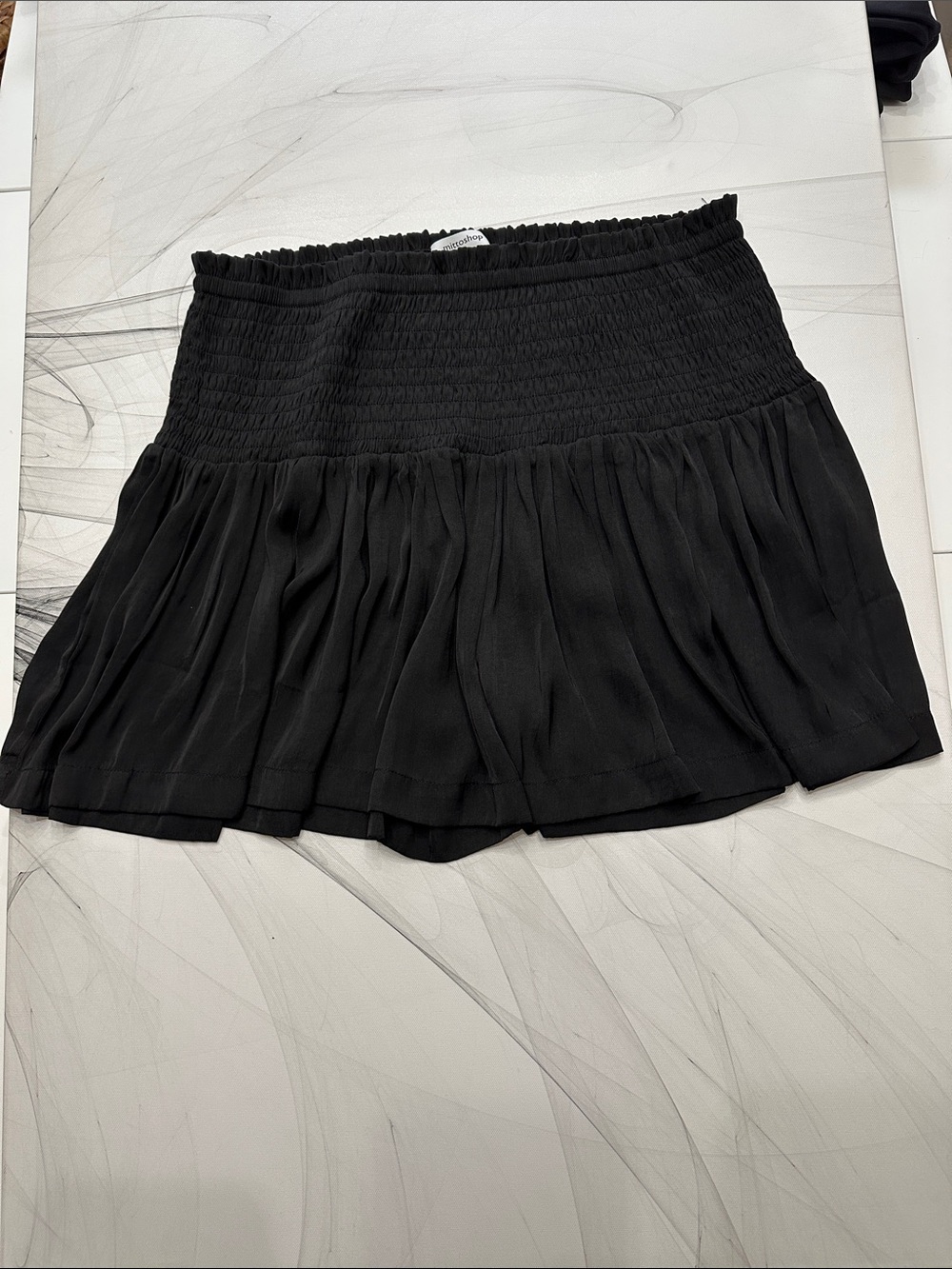 Mittoshop black flowy shorts, size women’s large, high waist (L)